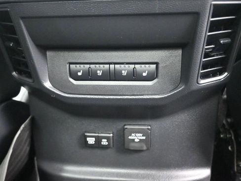 Used 2023 Toyota Tundra Platinum image 16