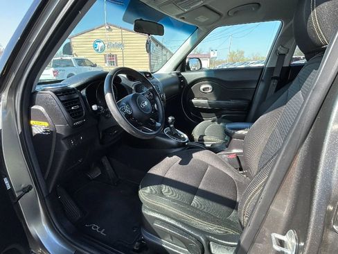 Used 2016 Kia Soul + image 41