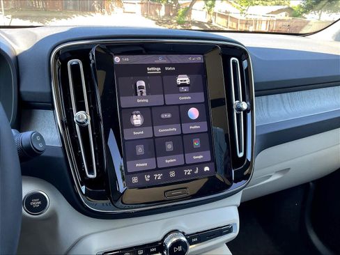 New 2026 Volvo XC40 B5 Ultra w/ Climate Package image 22