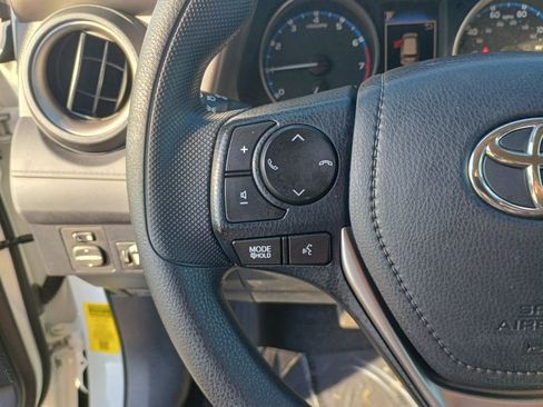 Used 2017 Toyota RAV4 LE FWD image 25