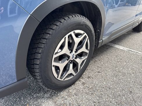 Used 2023 Subaru Forester Premium image 9