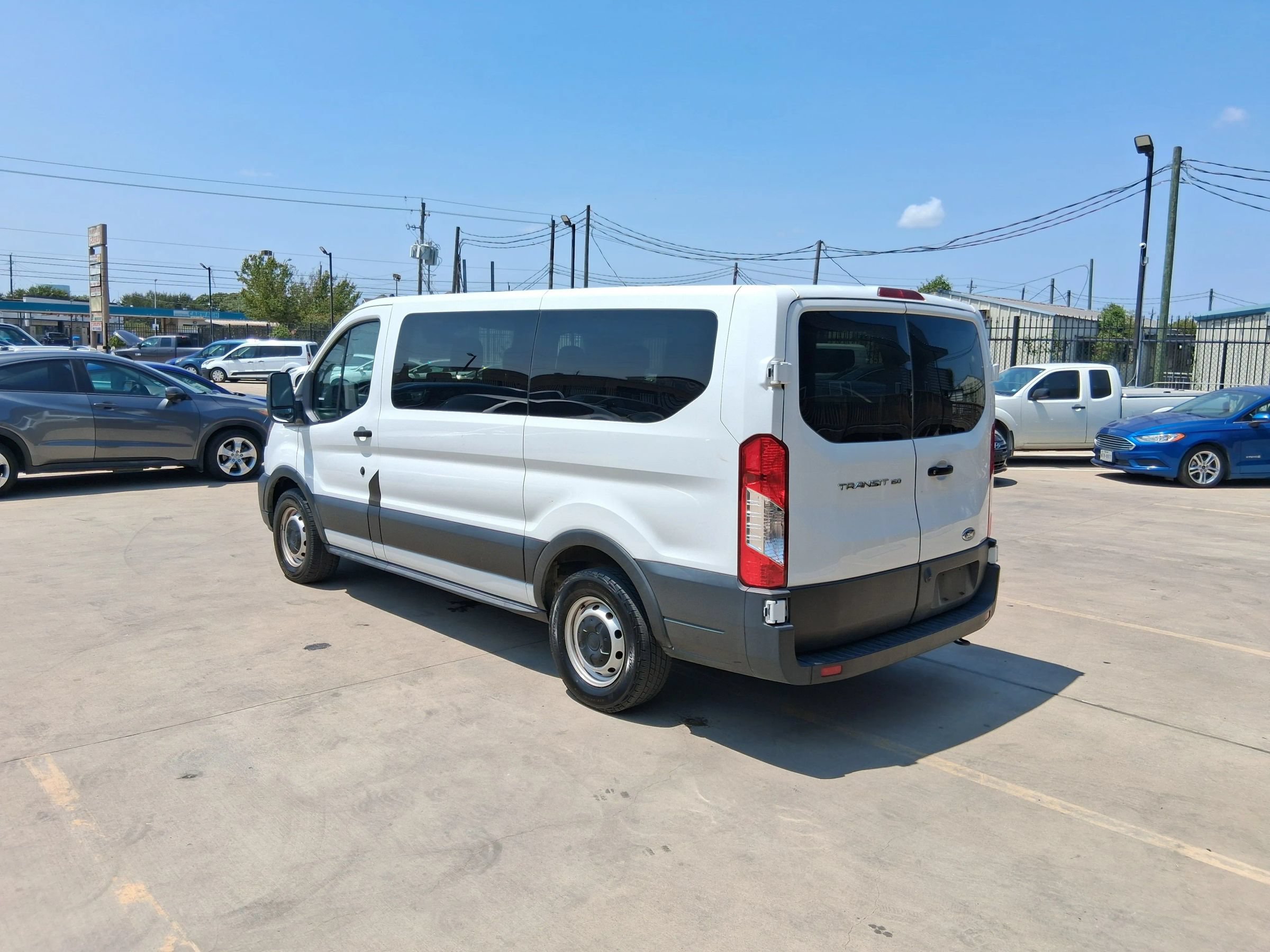 Used 2020 Ford Transit 150 XL RWD image 4