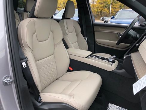 New 2026 Volvo XC90 B5 Plus image 33