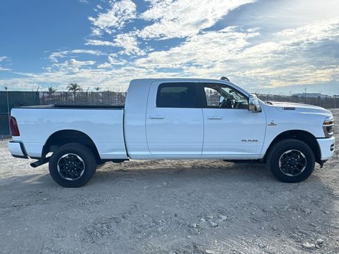 Used 2025 RAM 2500 Laramie AWD/4WD image 4