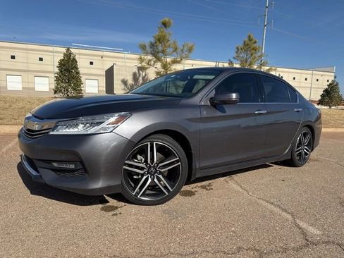 Used 2016 Honda Accord Touring image 1