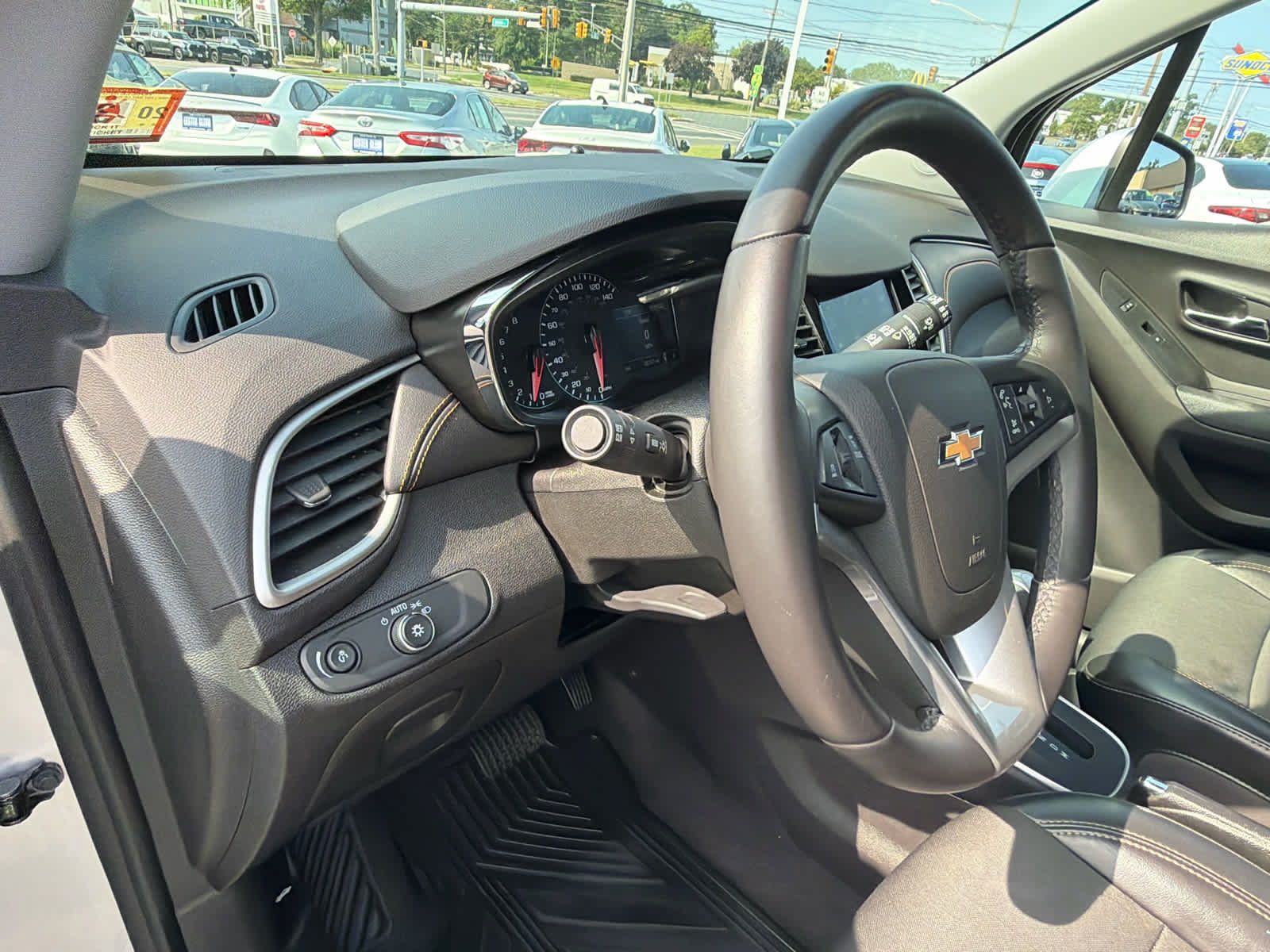 Certified 2018 Chevrolet Trax LT w/ LT Convenience Package FWD image 10