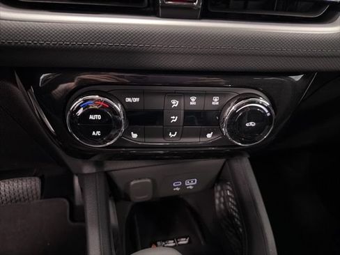 New 2026 Chevrolet TrailBlazer LT w/ LT Cold Weather Package FWD image 21