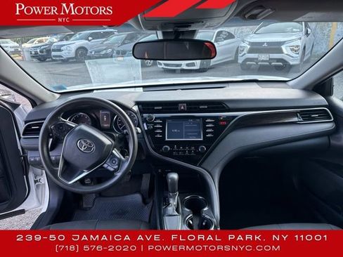 Used 2019 Toyota Camry L image 12