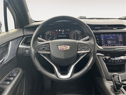 Used 2020 Cadillac XT6 Premium Luxury image 12