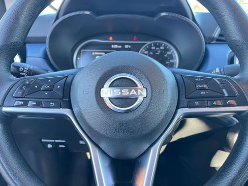 Used 2025 Nissan Versa SV image 25