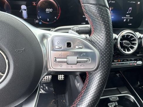Used 2022 Mercedes-Benz GLB 250 image 24