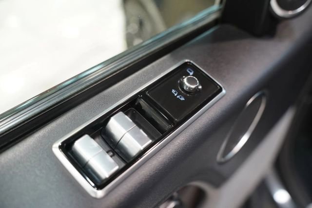 Used 2018 Land Rover Range Rover Supercharged AWD/4WD image 14