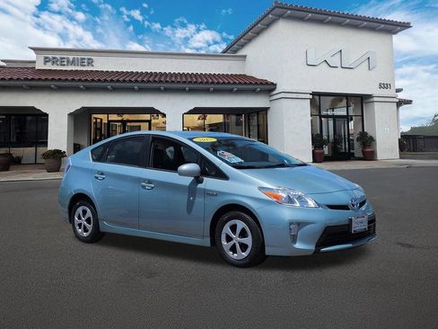 Used 2015 Toyota Prius Three FWD image 2