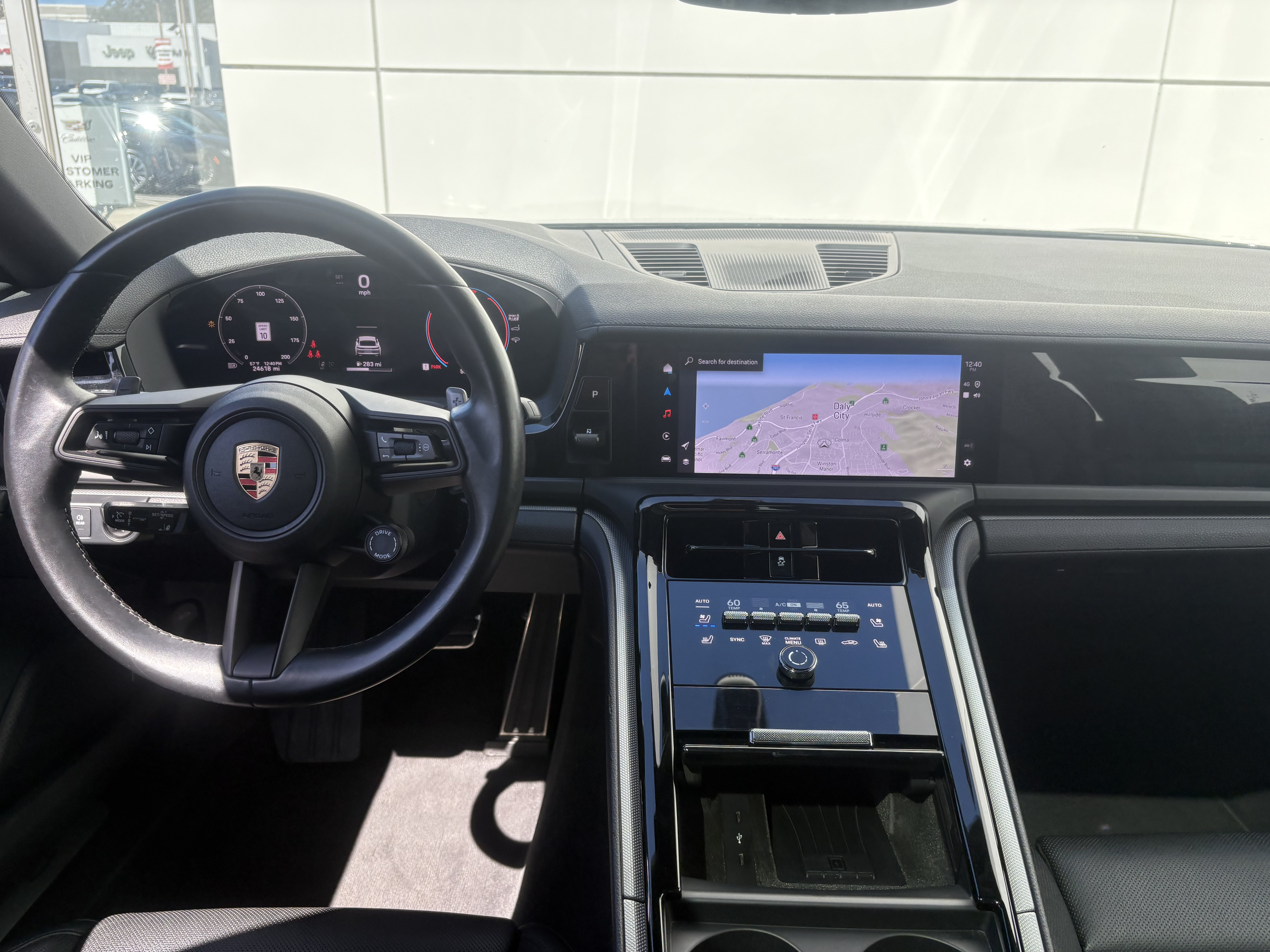 Used 2025 Porsche Panamera RWD image 16