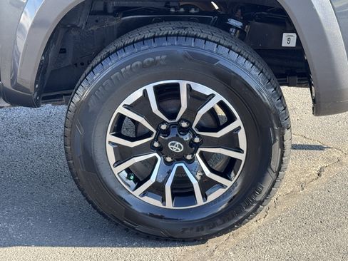 Used 2021 Toyota Tacoma TRD Sport image 38