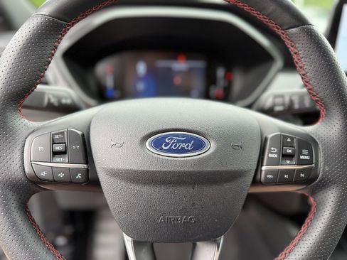 Used 2024 Ford Escape ST-Line image 31