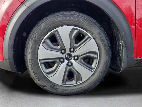 Used 2018 Kia Niro LX image 10