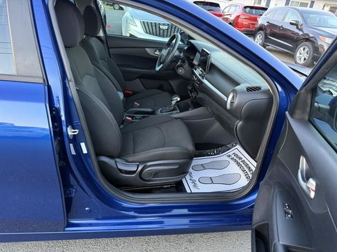 Used 2019 Kia Forte LXS FWD image 13