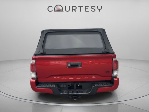 Used 2021 Toyota Tacoma TRD Sport image 5