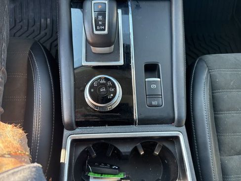 Used 2024 Mitsubishi Outlander SE image 18