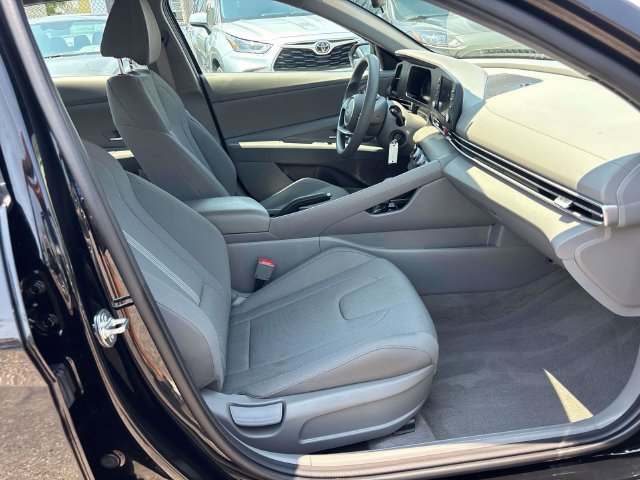 Certified 2024 Hyundai Elantra SE FWD image 15