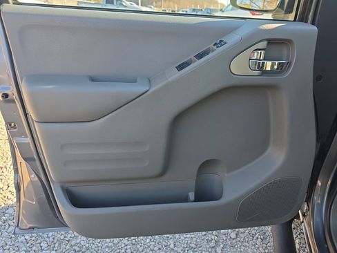 Used 2021 Nissan Frontier SV image 10