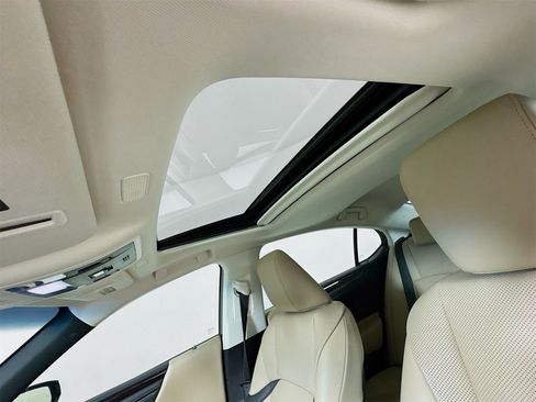 Used 2021 Lexus ES 350 w/ Premium Package image 22