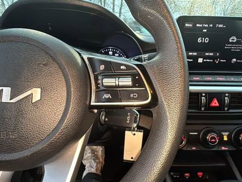 Used 2024 Kia Forte LXS image 18