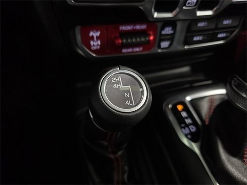 Used 2021 Jeep Wrangler Unlimited Rubicon image 18