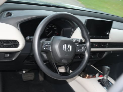 Used 2024 Honda HR-V LX image 8