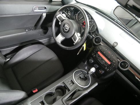 Used 2008 MAZDA MX-5 Miata Touring RWD image 9