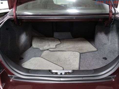 Used 2005 Pontiac Bonneville GXP image 30