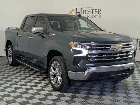 Used 2025 Chevrolet Silverado 1500 LT w/ Z71 Off-Road Package AWD/4WD image 2