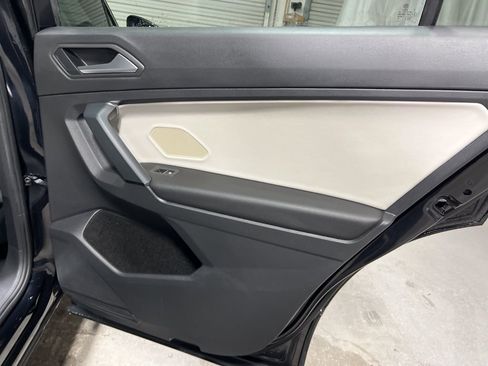 Used 2019 Volkswagen Tiguan SE image 12