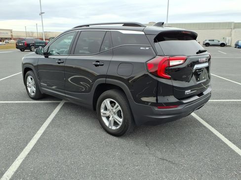 Certified 2022 GMC Terrain SLE w/ Driver Convenience Package image 12