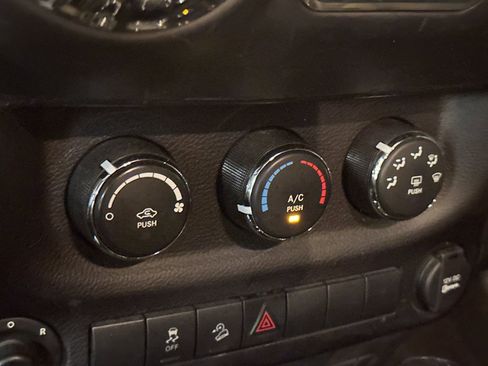 Used 2016 Jeep Wrangler Unlimited Sport w/ Quick Order Package 24S image 18