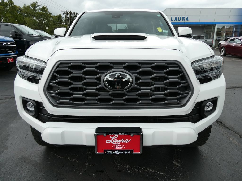 Used 2023 Toyota Tacoma TRD Sport w/ TRD Premium Sport Package AWD/4WD image 10