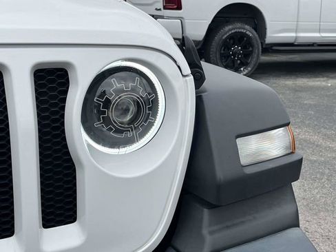 Used 2021 Jeep Wrangler Unlimited Sport image 9