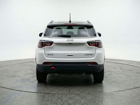 Used 2025 Jeep Compass Trailhawk AWD/4WD image 7