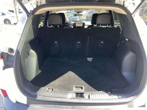 Used 2020 Ford Escape SEL image 9