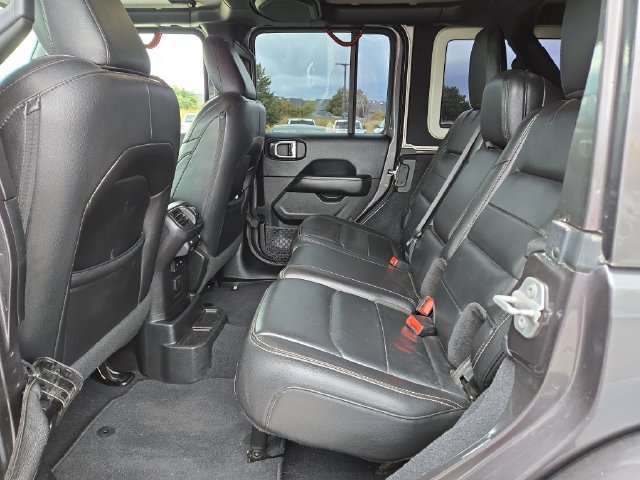 Used 2019 Jeep Wrangler Unlimited Sahara AWD/4WD image 31