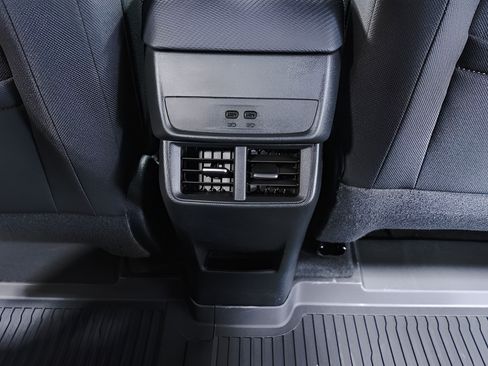 New 2026 Chevrolet Equinox LT w/ Safety and Technology Package FWD image 33