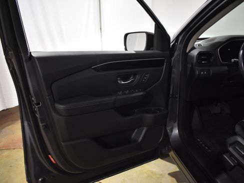 Used 2023 Honda Pilot EX-L image 13