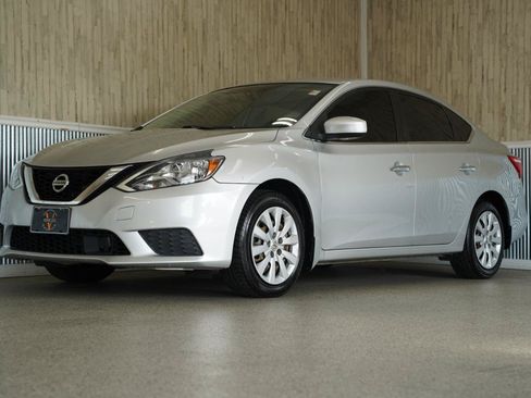 Used 2019 Nissan Sentra S FWD image 9