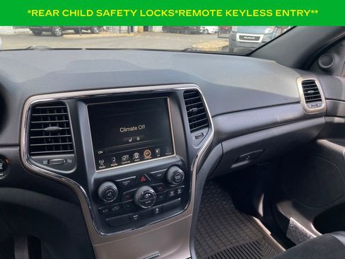 Used 2015 Jeep Grand Cherokee Altitude AWD/4WD image 12