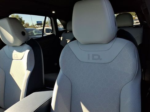 New 2026 Volkswagen ID.4 Pro S image 14