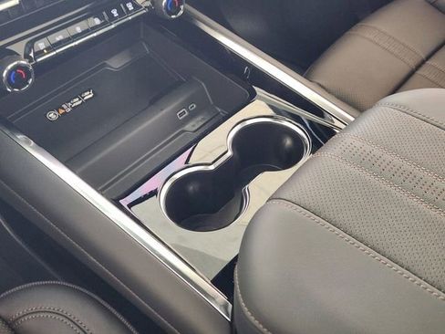 New 2026 Chevrolet Suburban High Country image 45