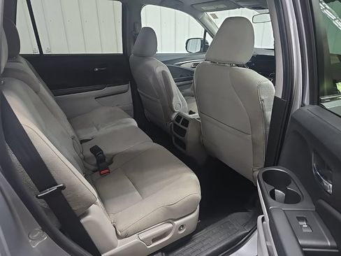 Used 2021 Honda Pilot EX image 17