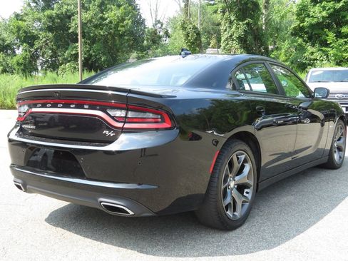 Used 2015 Dodge Charger R/T w/ Premium Group RWD image 5