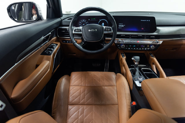 Used 2024 Kia Telluride SX X-Line AWD/4WD image 3